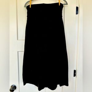 Eddie Bauer Black Knit Skirt. Size L.